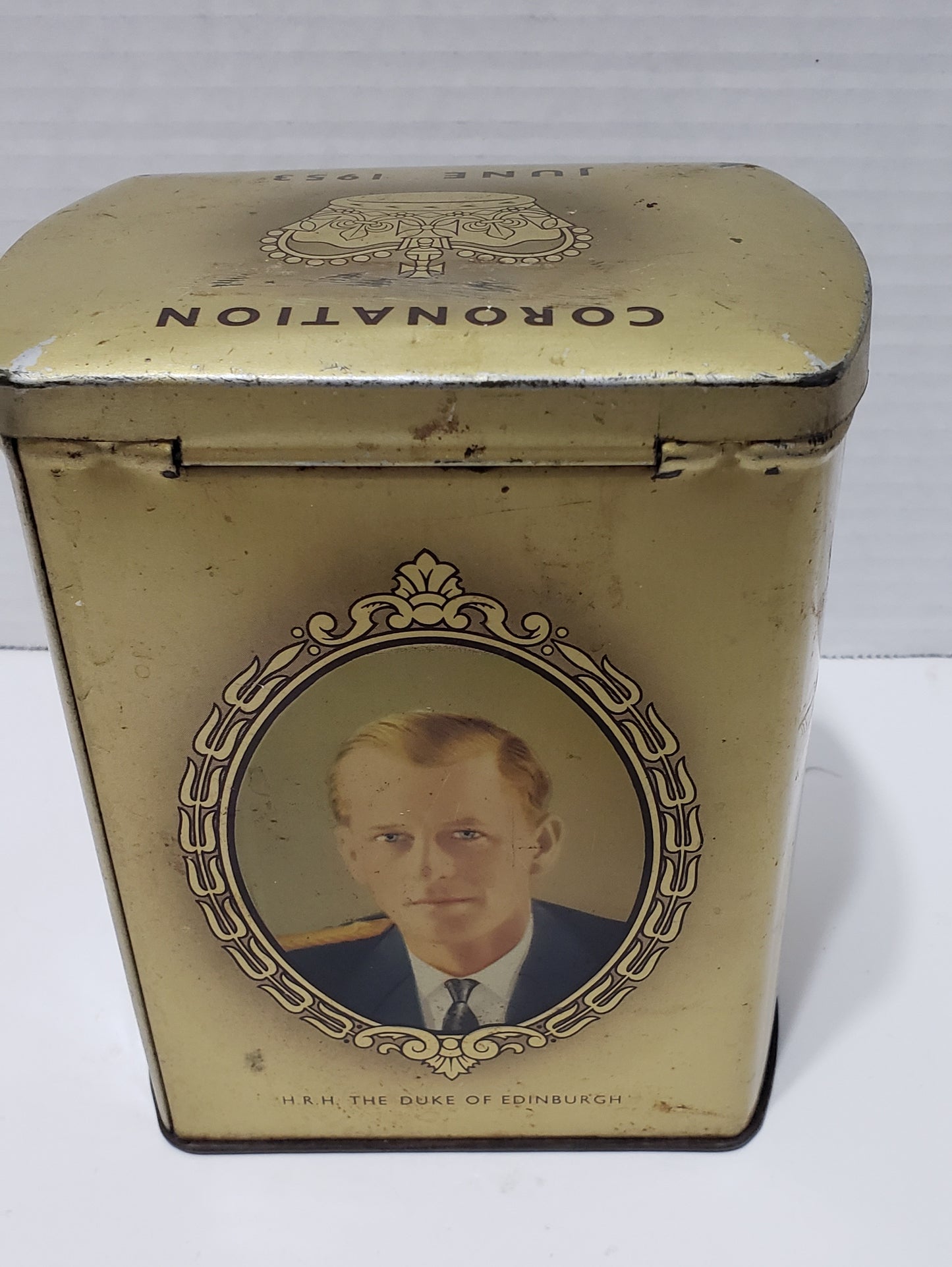 Queen Elizabeth II Coronation Tin