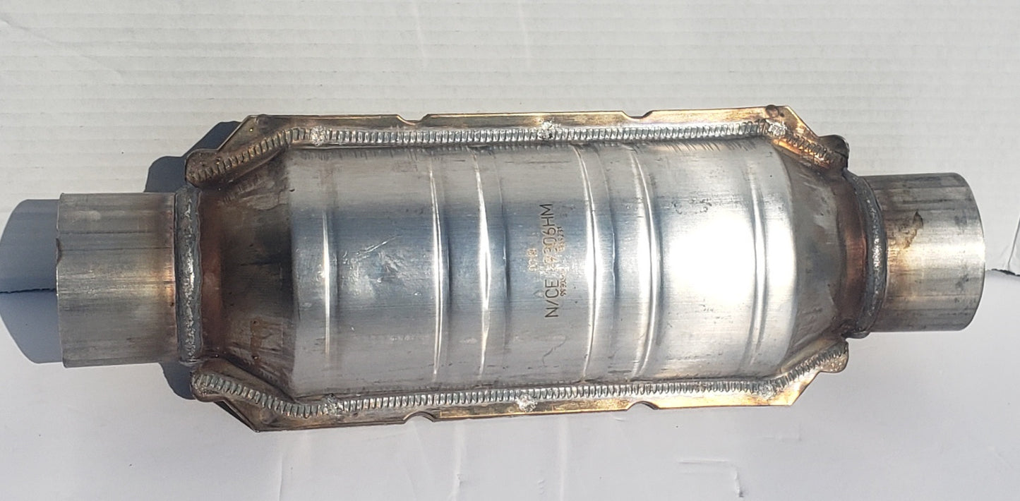 MagnaFlow 99306HM Universal Catalytic Converter (Non CARB compliant)