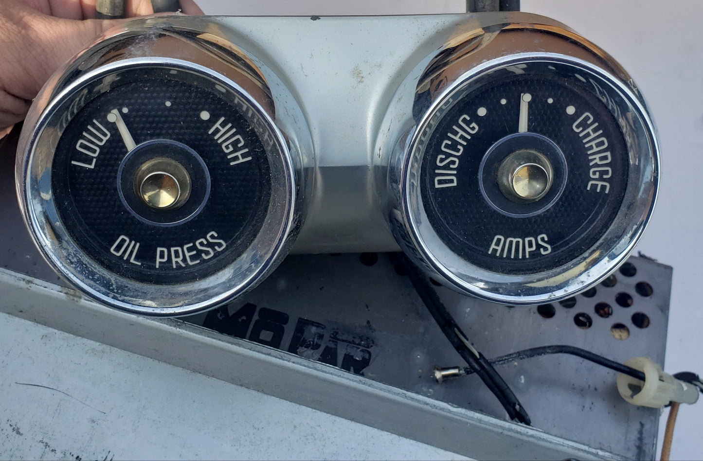 MOPAR Radio & Gauges (Oil Pressure & Amps) Model 919