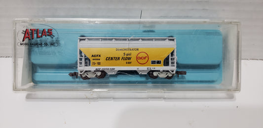 Atlas N Scale ACF Demonstrator 44586 2-Bay Centerflow Hopper #3901