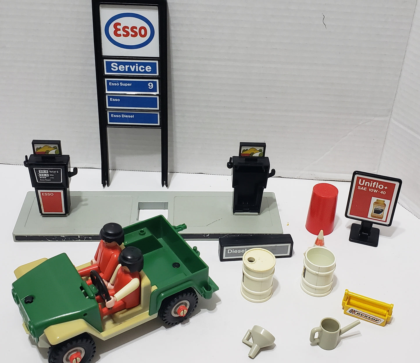 ESSO Gas Bar Playset