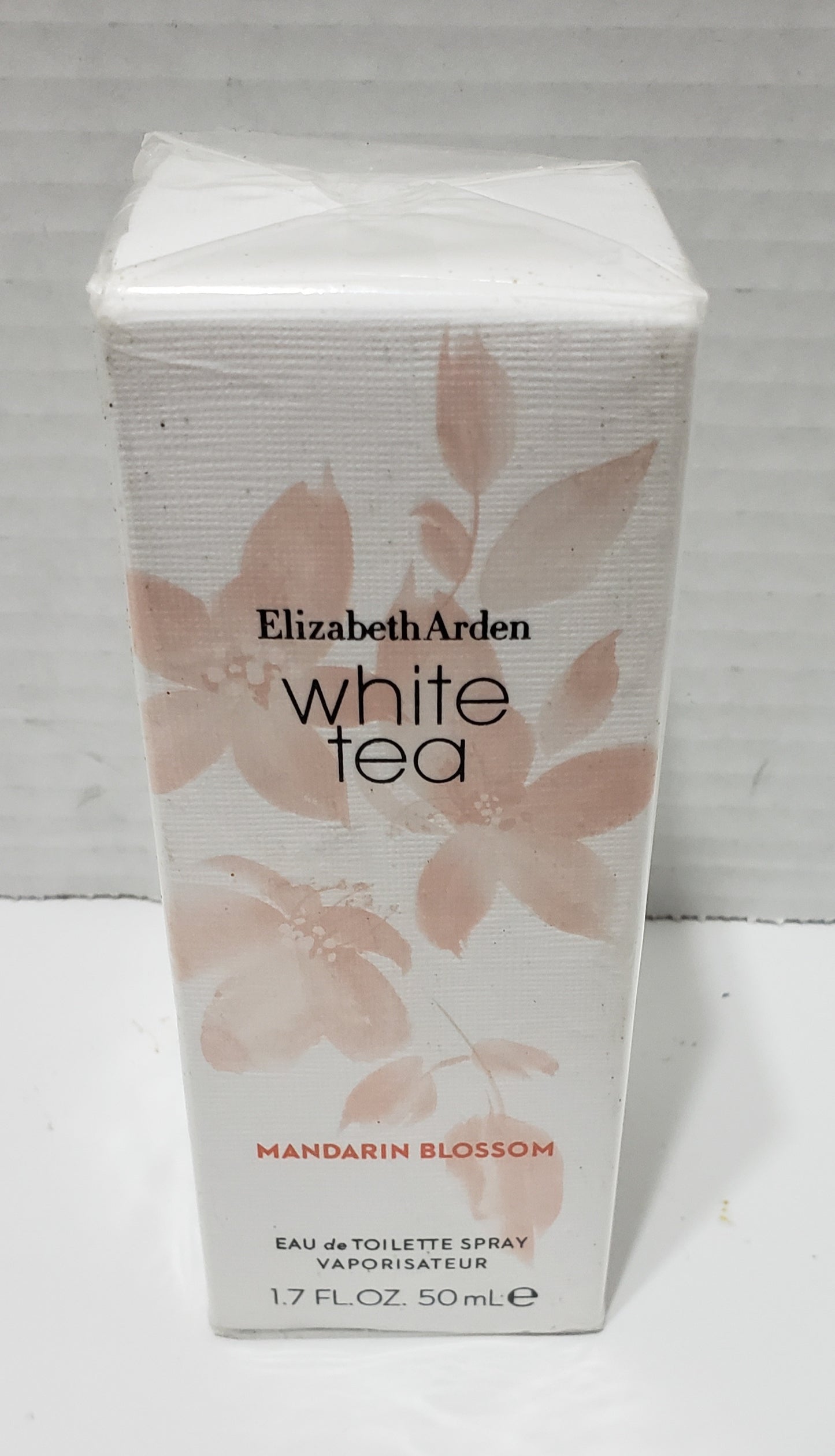 Eau de toilette en vaporisateur pour femme au thé blanc et à la fleur de mandarine d'Elizabeth Arden