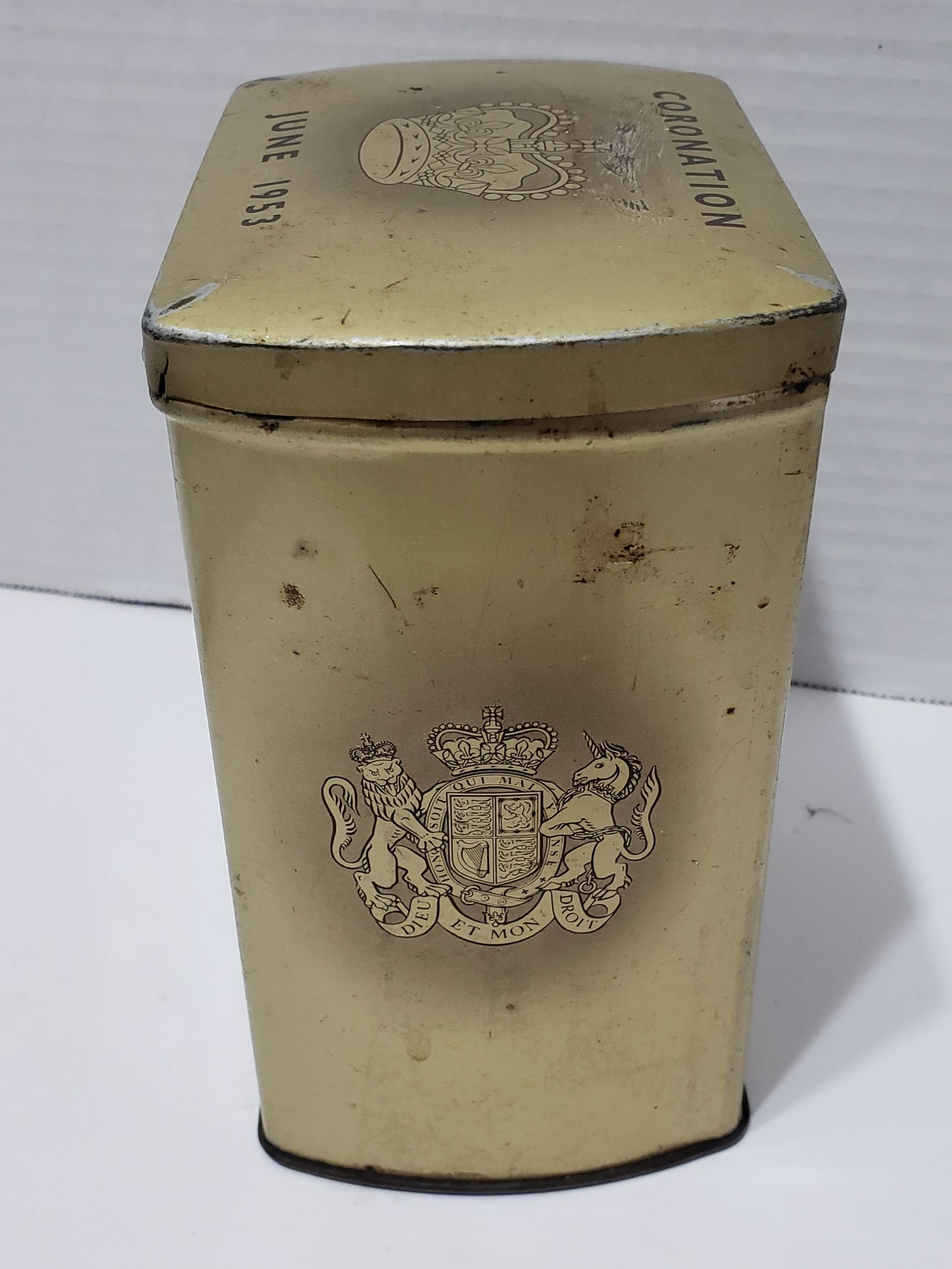 Queen Elizabeth II Coronation Tin