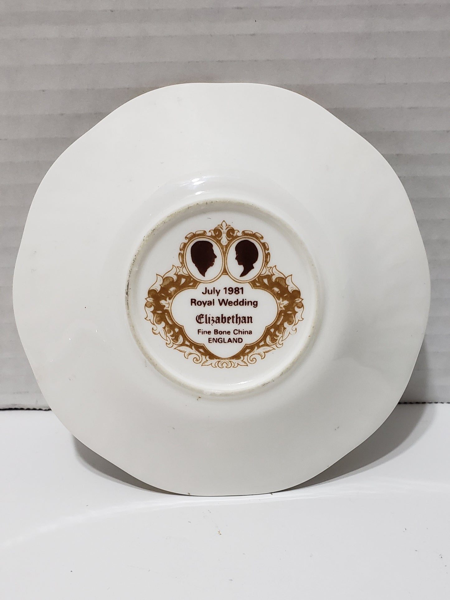 Prince Charles/Princess Diana Royal Wedding Commemorate Plate -  Vintage 1981 - 4.75"