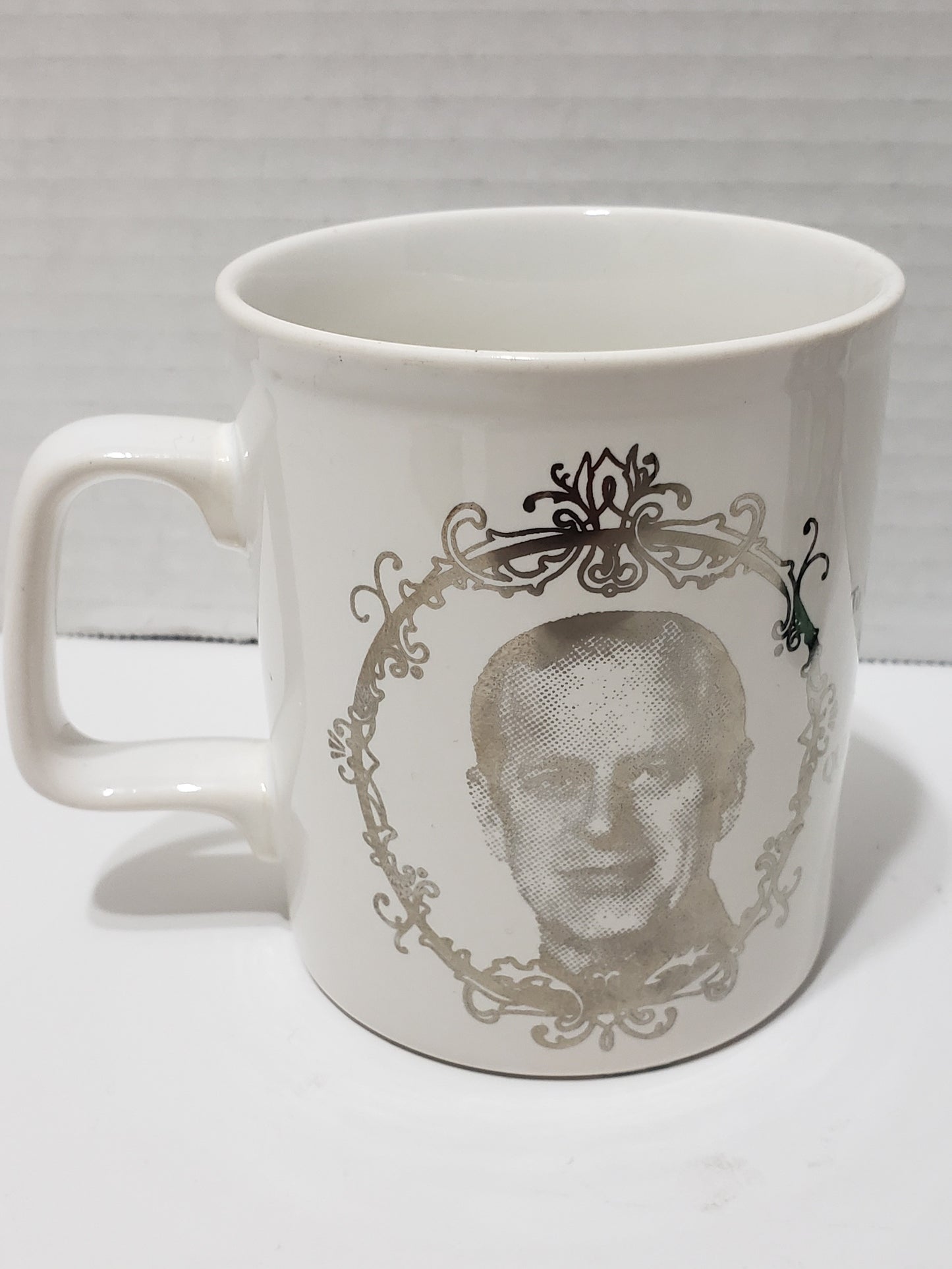 Tasse commémorative du jubilé de la reine Elizabeth II, 1977, d'occasion