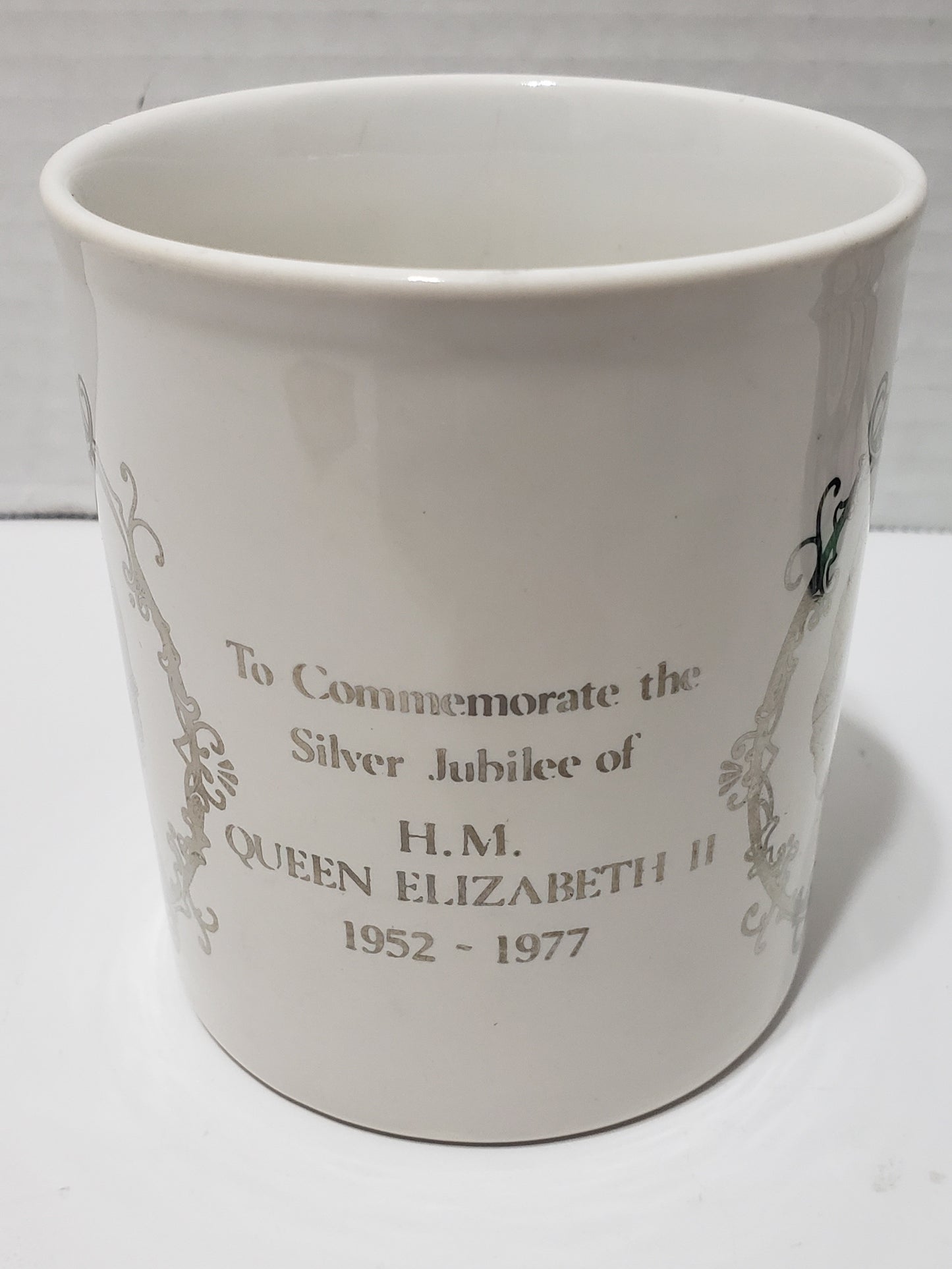 Tasse commémorative du jubilé de la reine Elizabeth II, 1977, d'occasion