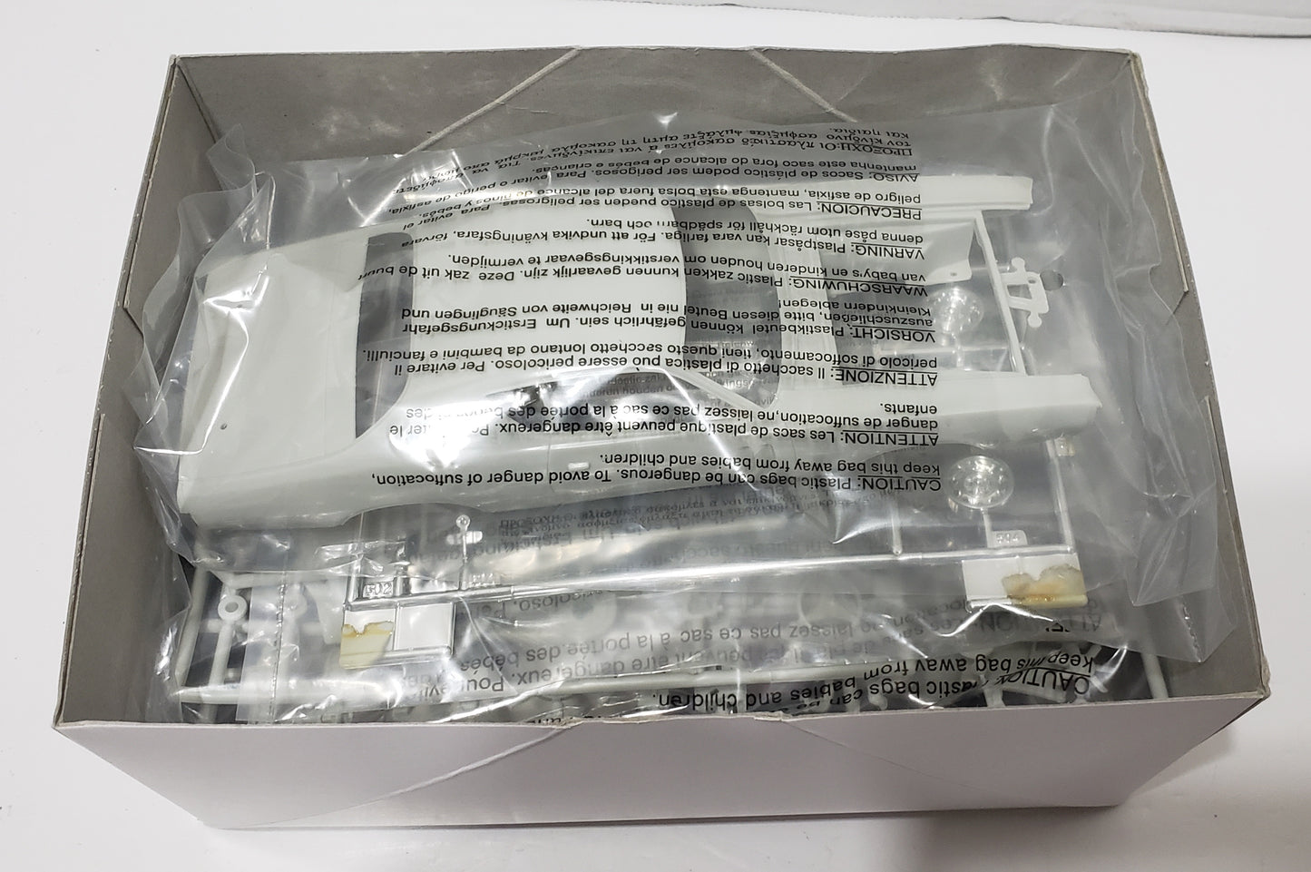 AMT 1971 Dodge Charger Model Kit - 1:25 Scale