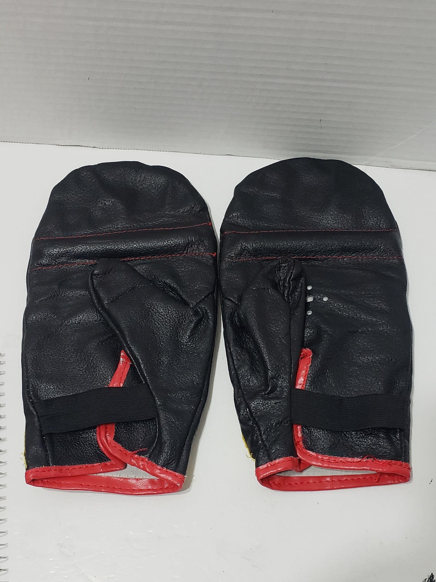Everlast Speed Bag Boxing Training Gloves - 43086 - Vintage